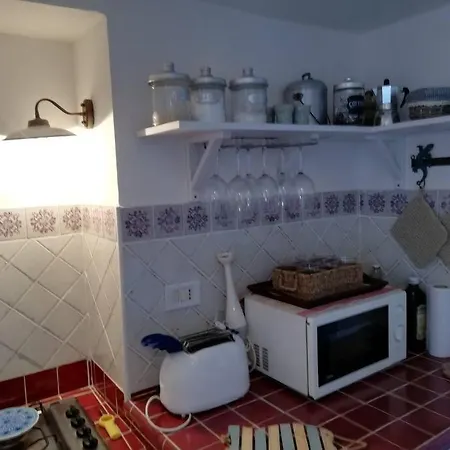 Casina Sul Balichetto Centro Storico Del Circeo *